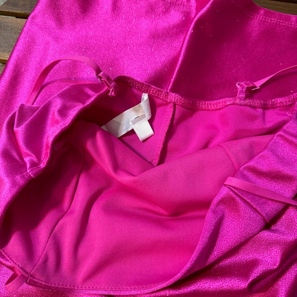 EMERALD SUNDAE Juniors' Side-Pleated Shimmer Dress / Size: XXS - Picture 9 of 13